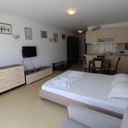 Menada Sunny Plaza Apartman Napospart