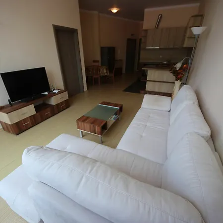 Menada Sunny Plaza Apartman Napospart