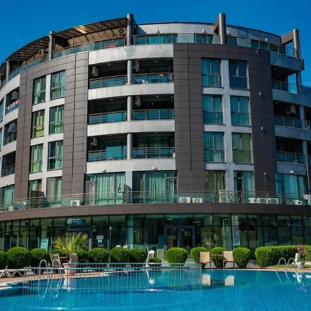 Menada Sunny Plaza