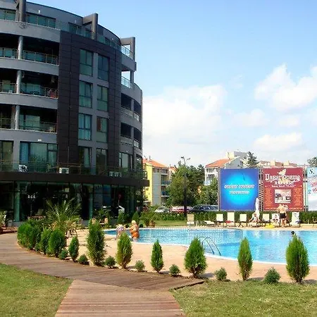 Menada Sunny Plaza Apartment