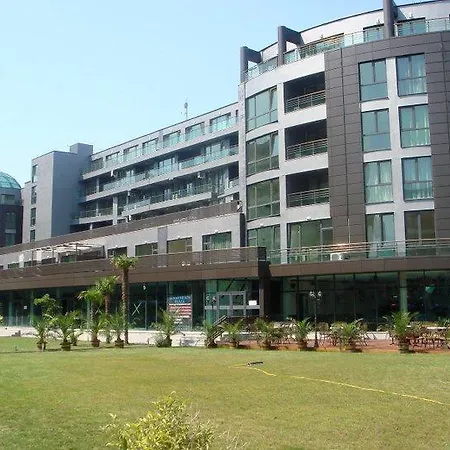 Menada Sunny Plaza Apartment