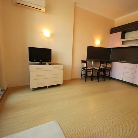 Menada Sunny Plaza Apartment